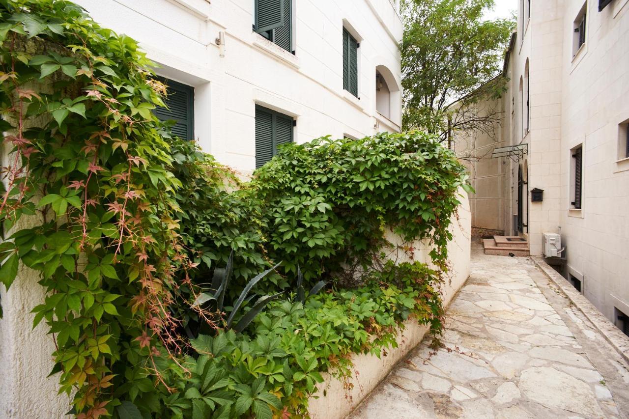 Apartments Secret Garden Sveti Stefan Buitenkant foto